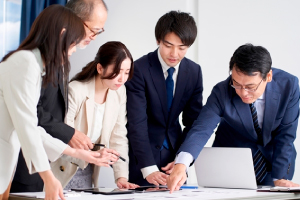 IT系技術者、行政事務の経験者を積極的に雇用